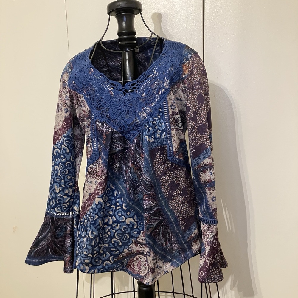 Whimsy Paisley Shirt‎ Women's Size Small Fairy Cottagecore Bell Sleeve Lace Trim